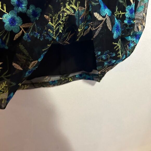 Connected Black and Blue Floral Embroidery Size 16 - Picture 6 of 9